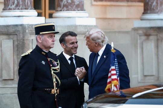 Ông Trump xác nhận đã ký bản cứng thỏa thuận Mỹ - Iran