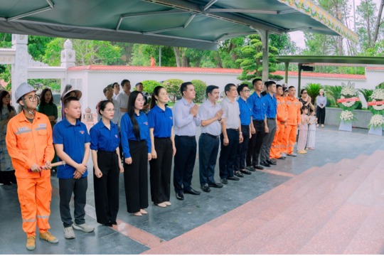 Những dấu chân tri ân trên hành trình về nguồn của Công ty Điện lực Hà Tĩnh