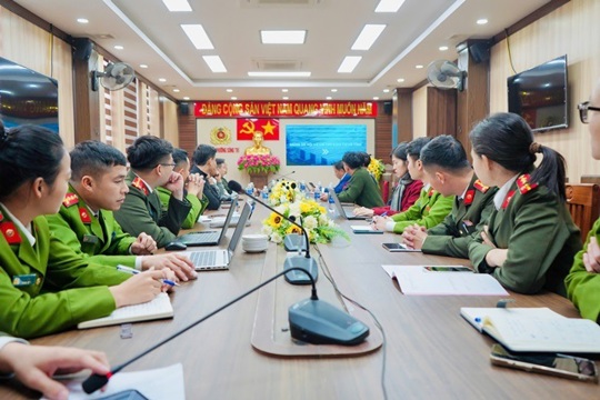 Nâng cao hiệu quả phối hợp giữa Công an phường Sông Trí với quản trị viên hội, nhóm và người có ảnh hưởng trên không gian mạng 