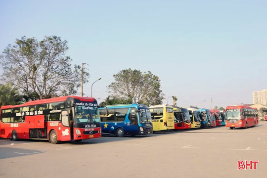 3 đường dây nóng tiếp nhận phản ánh về vận tải, trật tự ATGT dịp nghỉ lễ ở Hà Tĩnh 