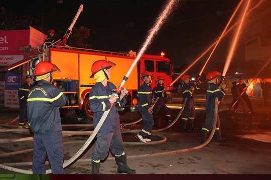 Nâng cao kỹ năng PCCC và CNCH cho lực lượng tại chỗ ở chợ Hà Tĩnh 