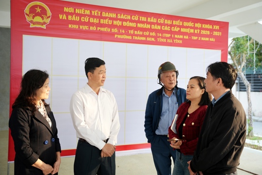 Kiểm tra công tác chuẩn bị bầu cử tại các điểm bầu cử phường Thành Sen