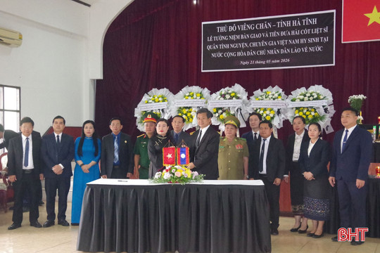 Trang trọng lễ bàn giao hài cốt liệt sỹ quân tình nguyện Việt Nam tại thủ đô Viêng Chăn
