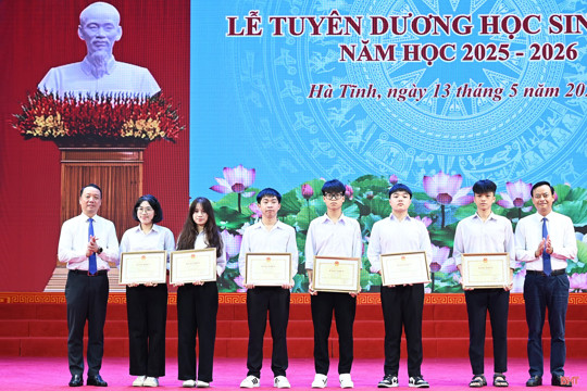 Hà Tĩnh tuyên dương học sinh giỏi năm học 2025-2026 