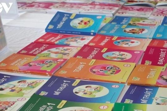 Miễn phí SGK trên toàn quốc từ năm học 2029–2030