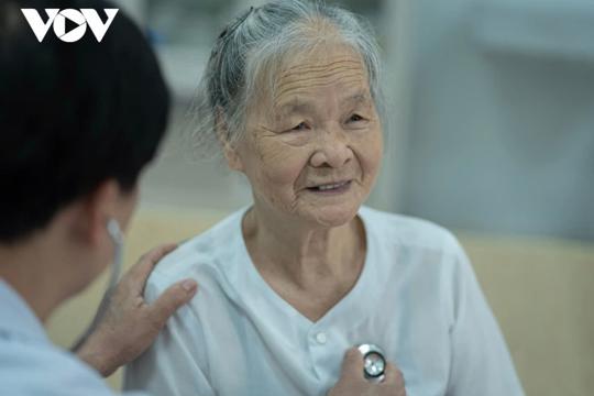 Từ ngày 1/7, BHYT chi trả khám ngoại trú trái tuyến, vượt cấp ra sao?