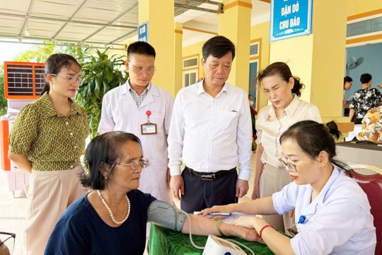 Triển khai Chiến dịch 90 ngày cao điểm khám sức khoẻ định kỳ, sàng lọc miễn phí cho người dân trên địa bàn tỉnh Hà Tĩnh