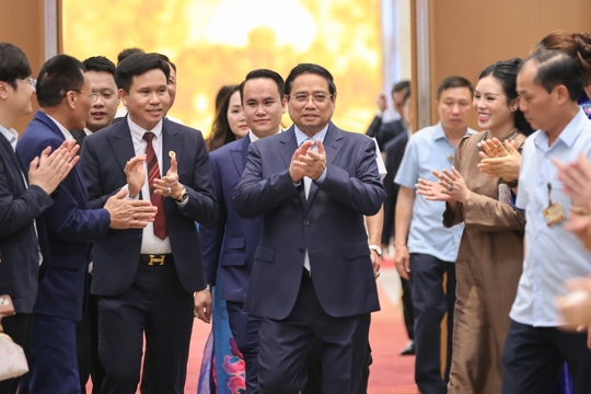 Thủ tướng: Doanh nghiệp là trung tâm, là chủ thể trong thực hiện mục tiêu tăng trưởng từ 10% trở lên 