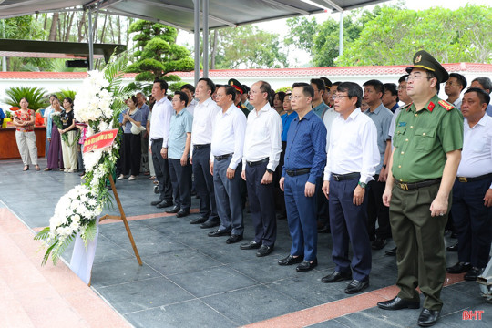 Lãnh đạo tỉnh Lai Châu và TP Hải Phòng dâng hương các địa chỉ đỏ tại Hà Tĩnh