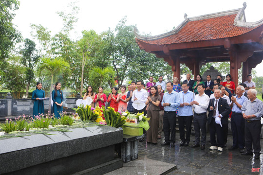 Hà Tĩnh tổ chức lễ giỗ lần thứ 206 của Đại thi hào Nguyễn Du