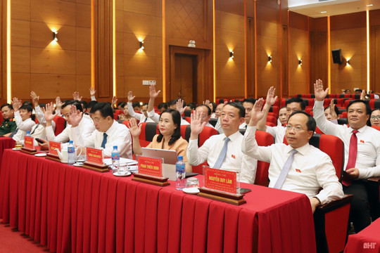 HĐND tỉnh Hà Tĩnh thông qua 4 nghị quyết quan trọng