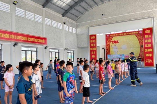 Trang bị kỹ năng phòng, chống đuối nước cho trẻ em 