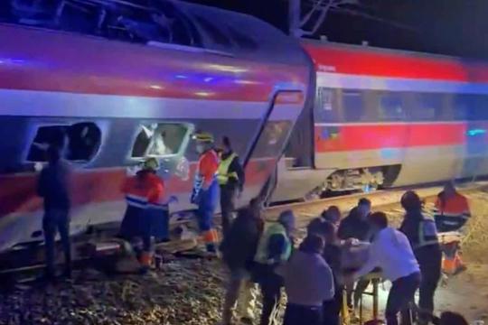 Tàu cao tốc đâm nhau ở Tây Ban Nha, ít nhất 21 người chết 