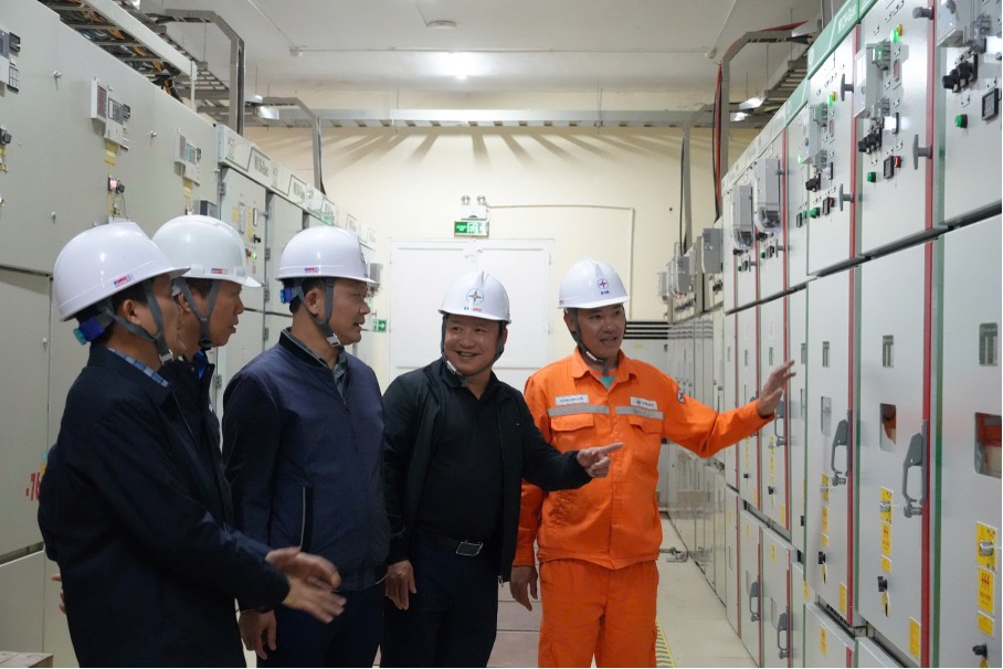 Hòa lưới MBA T2 TBA 110kV Vũng Áng - Tăng lực cấp điện cho khu vực