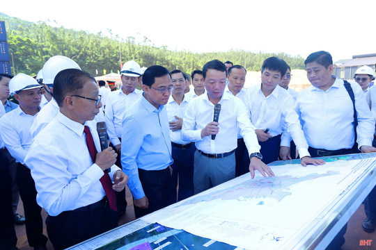 Hà Tĩnh - Bộ Công chính và Vận tải Lào trao đổi kinh nghiệm cơ chế quản lý, vận hành cảng 