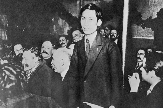 Vai trò to lớn của Chủ tịch Hồ Chí Minh trong Cách mạng Tháng Tám năm 1945 