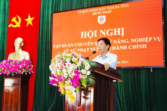 Quyết định ủy quyền cho Giám đốc Sở Tư pháp   giải quyết một số thủ tục hành chính trong lĩnh vực bổ trợ tư pháp 