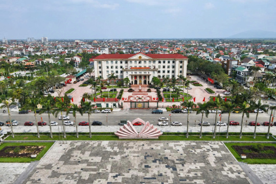 Quyết định phân công công tác của Chủ tịch và các Phó Chủ tịch Ủy ban nhân dân tỉnh Hà Tĩnh