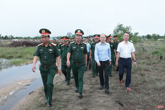 Đoàn công tác của Bộ Quốc phòng kiểm tra chuẩn bị diễn tập khu vực phòng thủ tỉnh Hà Tĩnh