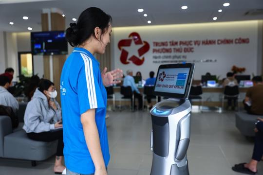 Người dân sẽ làm mọi thủ tục hành chính online từ 2035