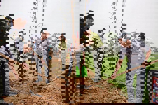 Chủ tịch UBND tỉnh Phan Thiên Định tham dự  “Tết trồng cây đời đời nhớ ơn Bác Hồ” xuân Bính Ngọ tại xã Can Lộc