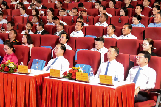 Chủ tịch UBND tỉnh Hà Tĩnh dự hội nghị công bố Quyết định điều chỉnh Quy hoạch và Xúc tiến đầu tư tỉnh Quảng Trị 