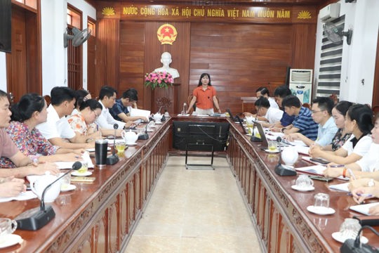 Xã Vũ Quang làm việc với các trường học về sắp xếp trường lớp và nhiệm vụ hè