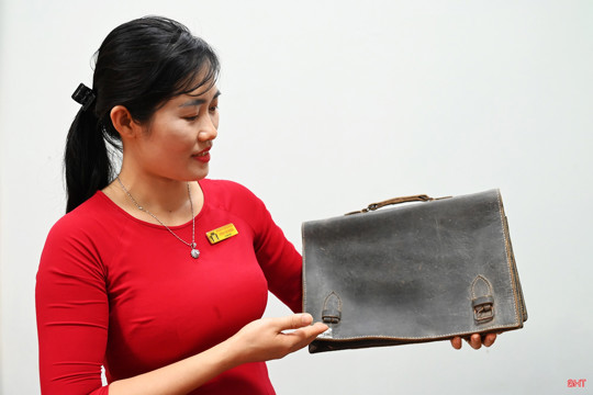 Những kỷ vật “kể chuyện” cuộc đời Tổng Bí thư Hà Huy Tập 