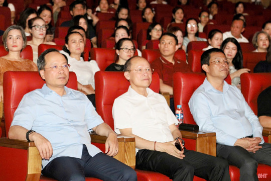 Lắng đọng đêm nhạc "Nối vòng tay yêu thương"