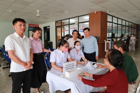 Xã Hương Sơn triển khai khám sức khỏe miễn phí cho người dân
