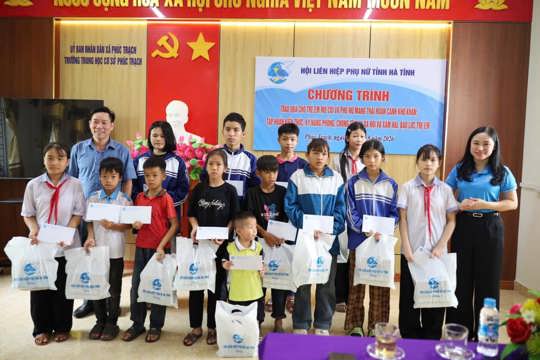 Chung tay sẻ chia với trẻ mồ côi, phụ nữ yếu thế 