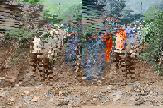 Thủ tướng: Chậm nhất tháng 9 phải bố trí đất, xây dựng lại nhà ở cho các hộ bị mất nhà do thiên tai 