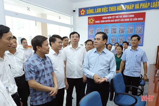 Chủ tịch UBND tỉnh chỉ đạo những việc cần làm ngay về tích cực vận hành chính quyền địa phương 2 cấp 