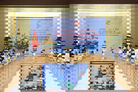 Thủ tướng: Khẩn trương xây dựng lại 1.900 nhà sập đổ, 67.000 nhà tốc mái cho đồng bào miền Trung 