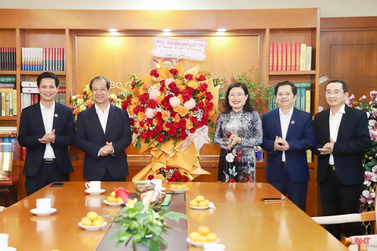 Lãnh đạo tỉnh Hà Tĩnh chúc mừng các tổ chức, cơ sở giáo dục tại Hà Nội