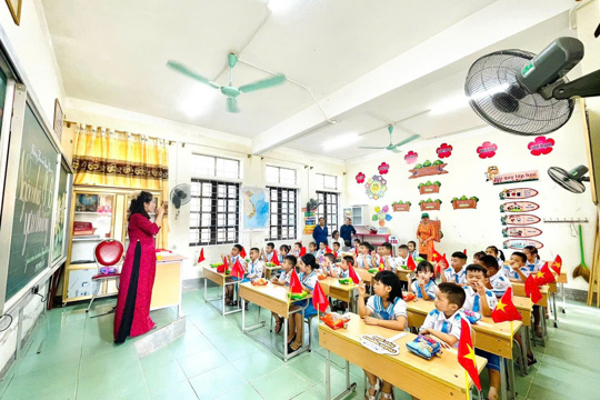 Khi dữ liệu thay sổ sách trong trường học Nghi Xuân 