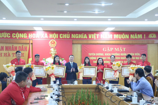 Hà Tĩnh gặp mặt, tuyên dương khen thưởng các huấn luyện viên, vận động viên đạt thành tích xuất sắc tại SEA Games 33 