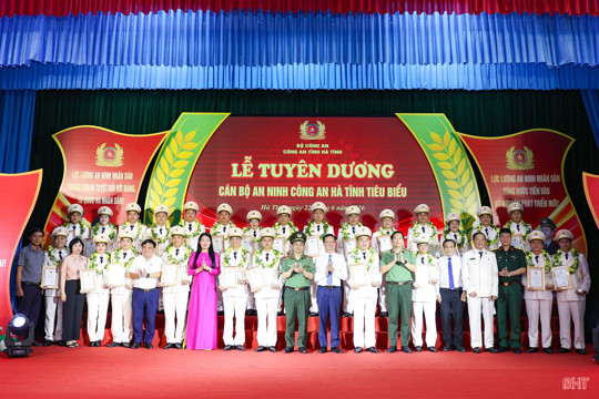 Công an Hà Tĩnh tuyên dương 25 cán bộ an ninh tiêu biểu 