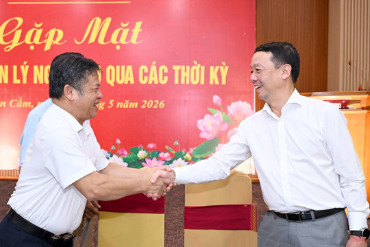 Hà Tĩnh gặp mặt cán bộ quản lý nghỉ hưu qua các thời kỳ 