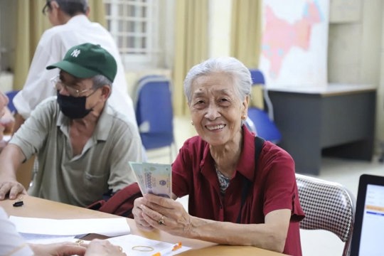 Trước 1/7, người nhận lương hưu cần hoàn tất gia hạn giấy ủy quyền 
