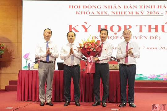 Đồng chí Nguyễn Trọng Hiếu được bầu giữ chức Phó Chủ tịch UBND tỉnh Hà Tĩnh
