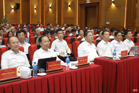 Phó Thủ tướng Thường trực Chính phủ Phạm Gia Túc dự hội nghị tiếp xúc cử tri ở Hà Tĩnh