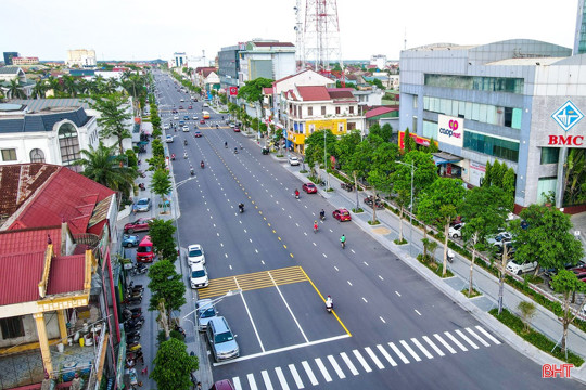 Hà Tĩnh giao hơn 1.233 km đường và 104 cây cầu cho cấp xã quản lý 
