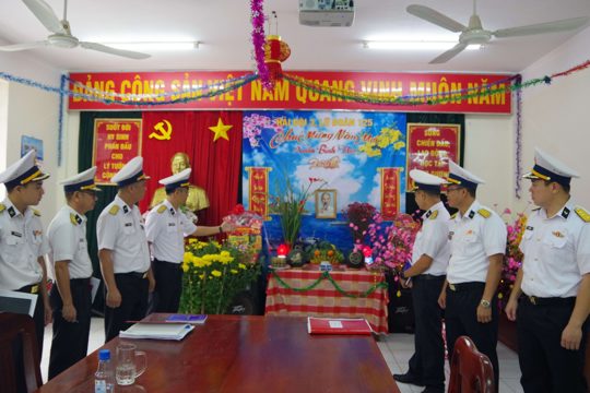 Xuân về trên những con tàu giữ biển