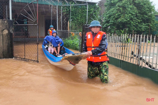 Hà Tĩnh sẵn sàng kích hoạt “bốn tại chỗ” ứng phó với thiên tai 