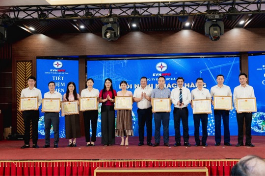 Công ty Điện lực Hà Tĩnh tổ chức hội nghị khách hàng, nâng cao chất lượng dịch vụ điện