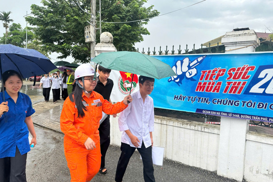 Thợ điện Hà Tĩnh và những mùa thi 