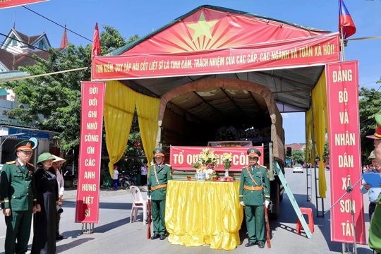 Xã Sơn Tây đón Đoàn quy tập hài cốt liệt sĩ trở về nước