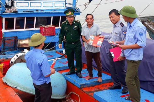Trước ngày tăng xử phạt vi phạm khai thác thủy sản: Các ngành, địa phương đẩy mạnh tuyên truyền