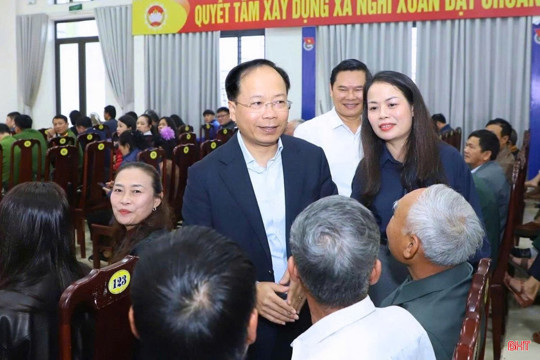 Bí thư Tỉnh ủy Nguyễn Duy Lâm và các ứng cử viên ĐBQH, đại biểu HĐND tỉnh tiếp xúc cử tri 